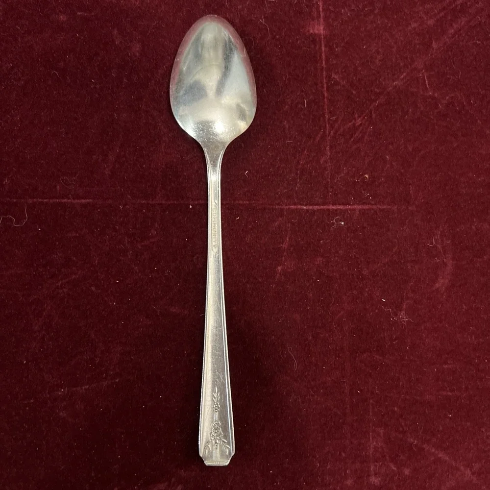1 Dinner/Teaspoon‎ Milady Oneida Community 1940 Silver Plate Silverplate Floral